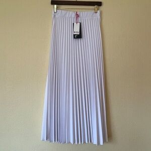 NWY - B-YU - Pleated White Skirt - Size Med - Made in Italy